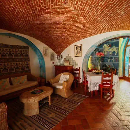 Anticos Palathos אורוסיי