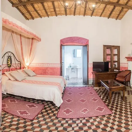 Anticos Palathos Hotell 3*