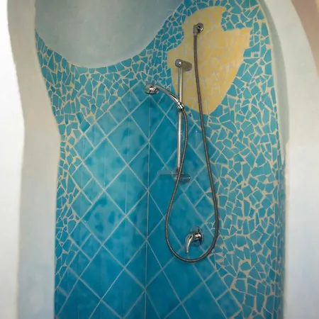 Anticos Palathos מלון אורוסיי