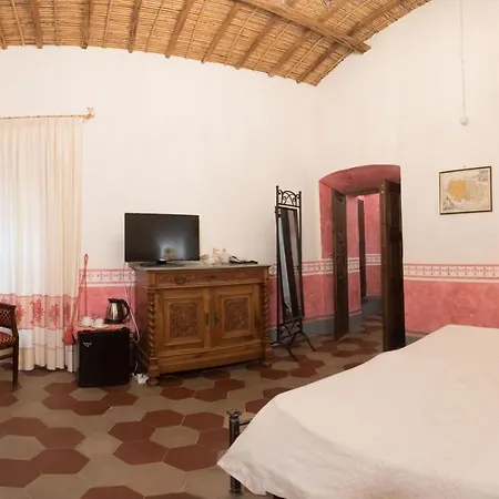 מלון Anticos Palathos אורוסיי